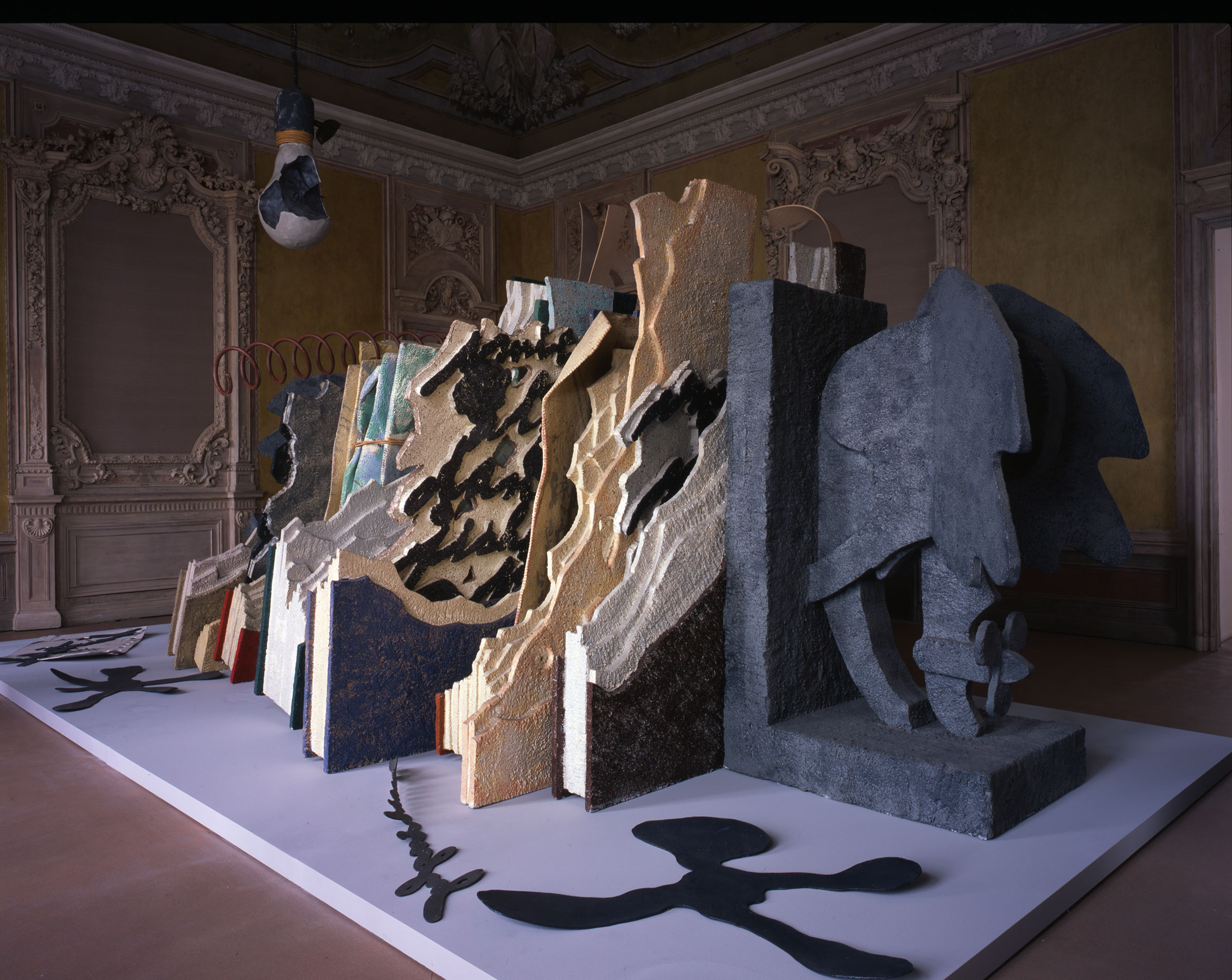 Claes Oldeburg Coosje van Bruggen, From the Entropic Library, 1989
